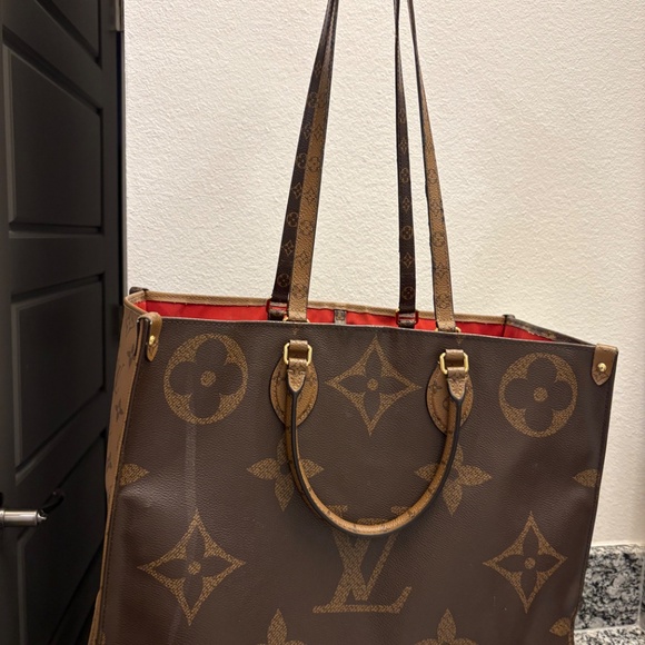 Louis Vuitton Reverse Monogram Giant Onthego GM – Fair Condition - Picture 2 of 7